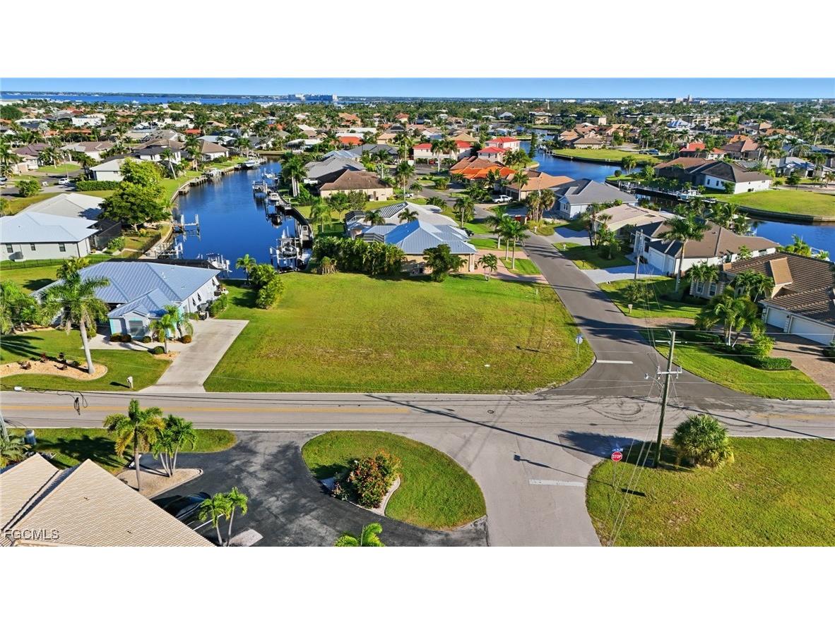 600 Via Tripoli Punta Gorda FL 33950 2025015849 image11