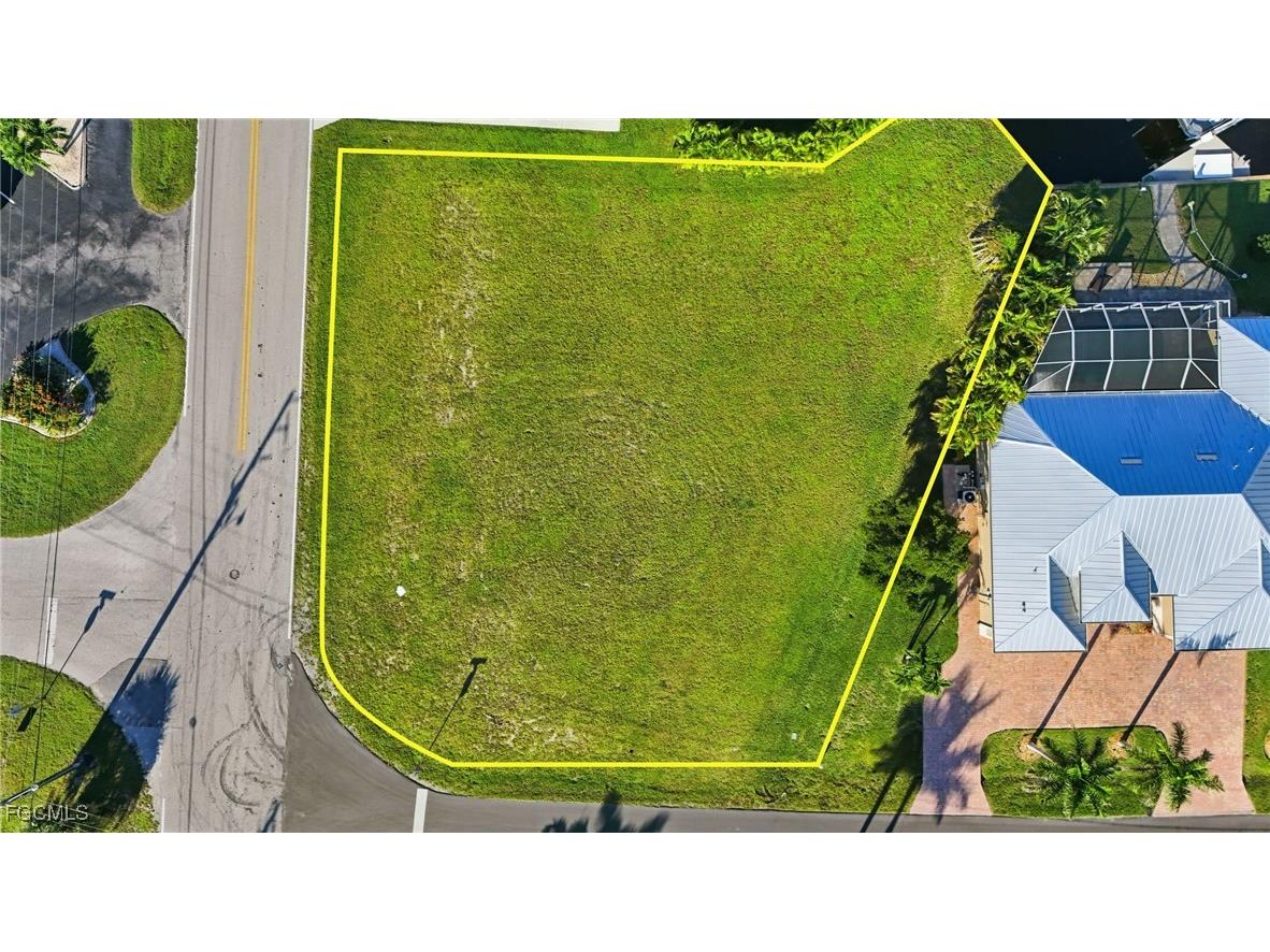 600 Via Tripoli Punta Gorda FL 33950 2025015849 image2