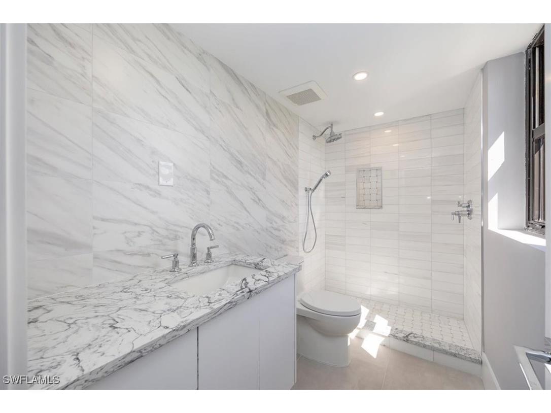 6001 Pelican Bay Boulevard #1506 Naples FL 34108 225074526 image17