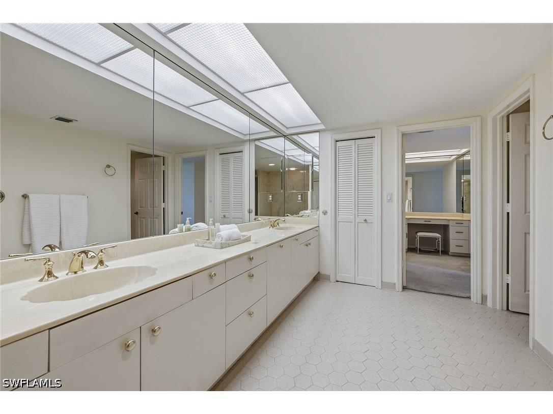 6001 Pelican Bay Boulevard #201 Naples FL 34108 226016372 image16