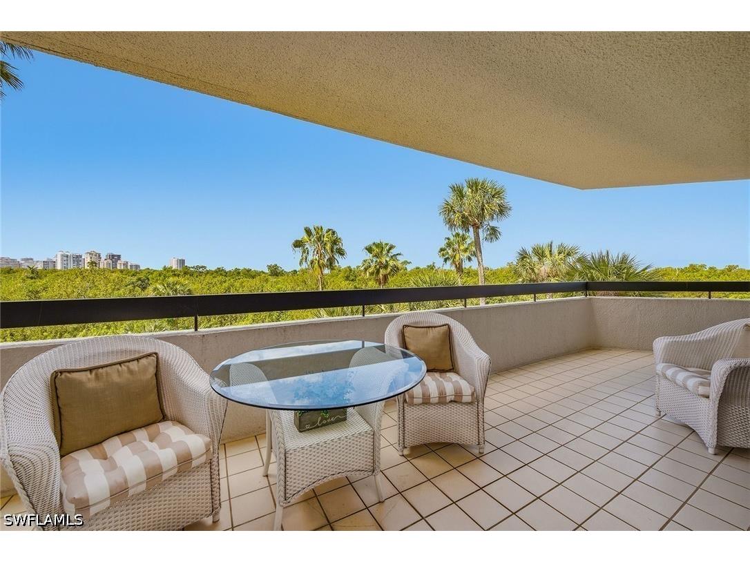 6001 Pelican Bay Boulevard #201 Naples FL 34108 226016372 image2