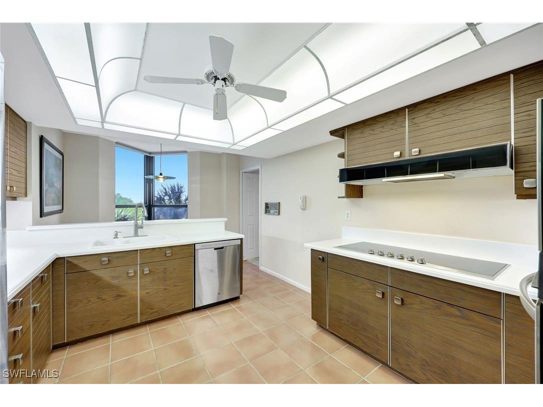 6001 Pelican Bay Boulevard #202 Naples FL 34108 225068081 image11