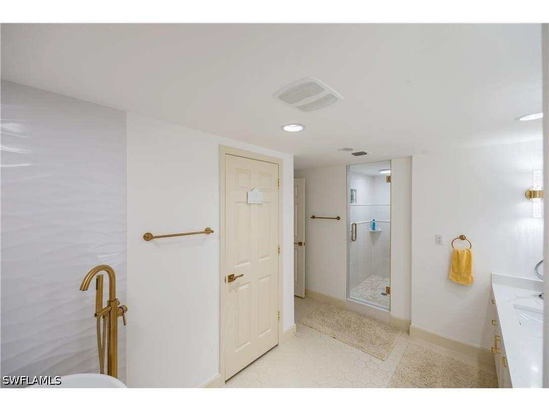 6001 Pelican Bay Boulevard #204 Naples FL 34108 226020227 image11