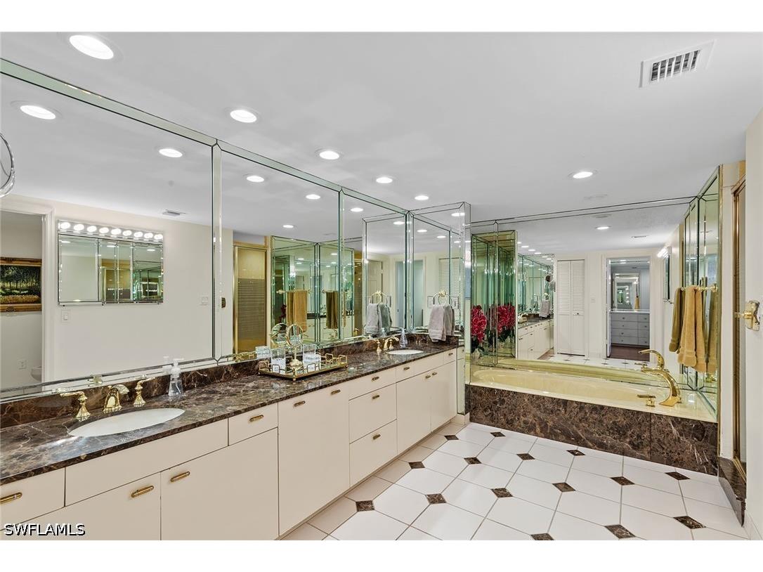 6001 Pelican Bay Boulevard #802 Naples FL 34108 226019433 image19