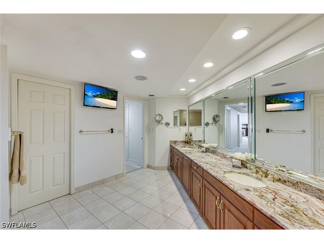 6001 Pelican Bay Boulevard #F Naples FL 34108 226019969 image18