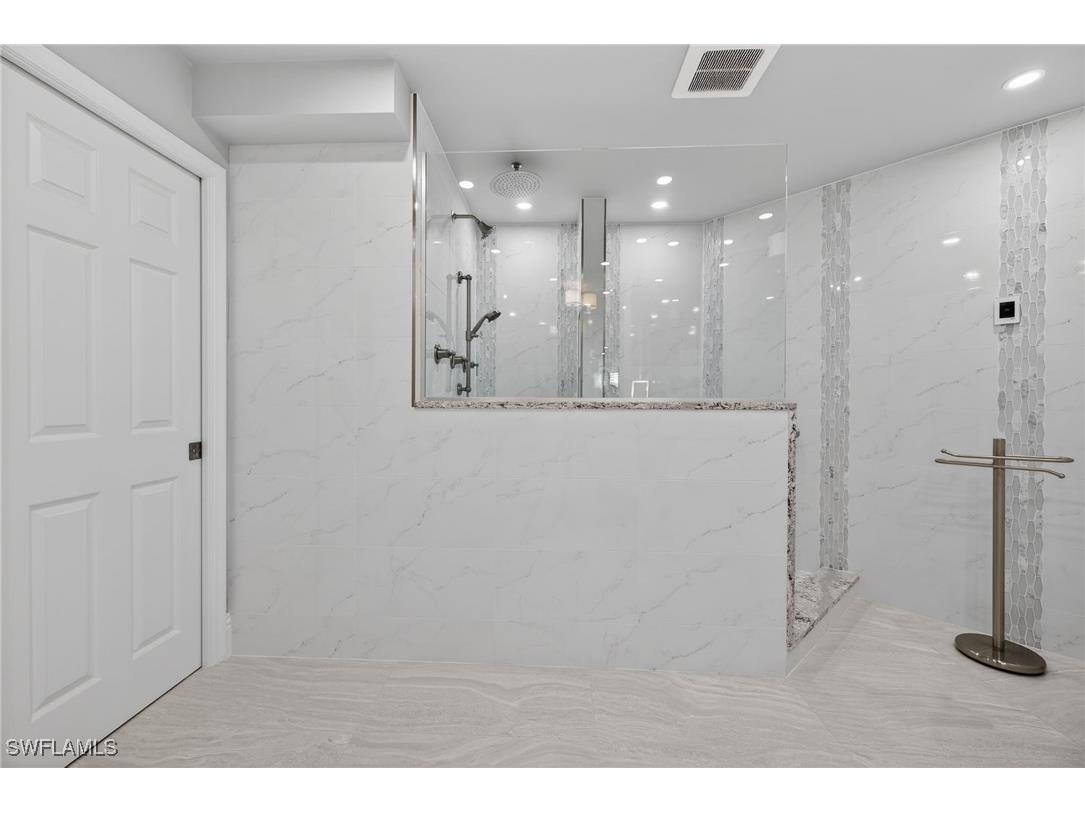 6001 Pelican Bay Boulevard #PENTHOUSE E Naples FL 34108 225083783 image23