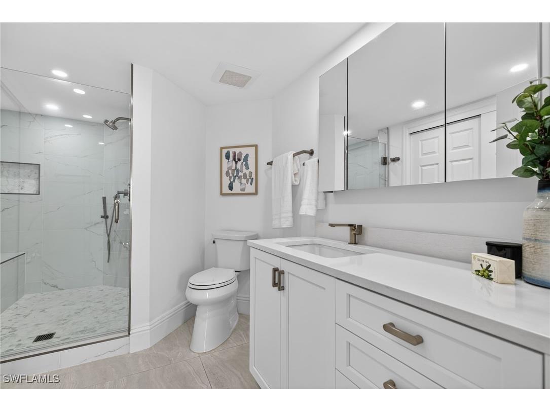 6001 Pelican Bay Boulevard #PENTHOUSE E Naples FL 34108 225083783 image25