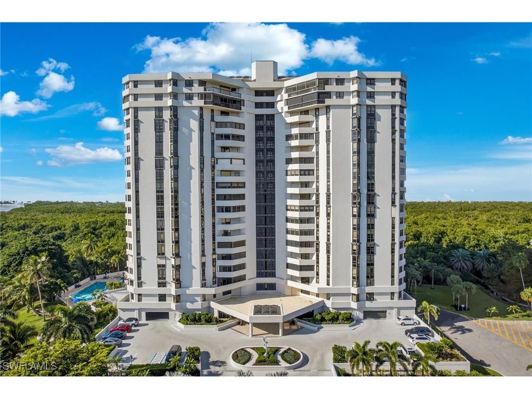 6001 Pelican Bay Boulevard #PENTHOUSE E Naples FL 34108 225083783 image45