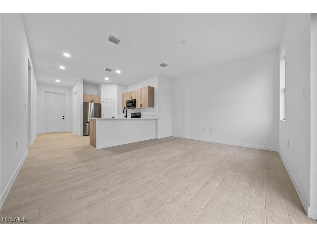 6002 Olive Avenue N Lehigh Acres FL 33971 2026013415 image2