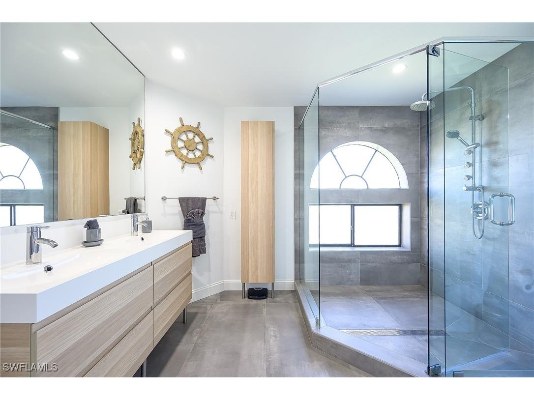 601 Beachwalk Circle #L202 Naples FL 34108 225073072 image18