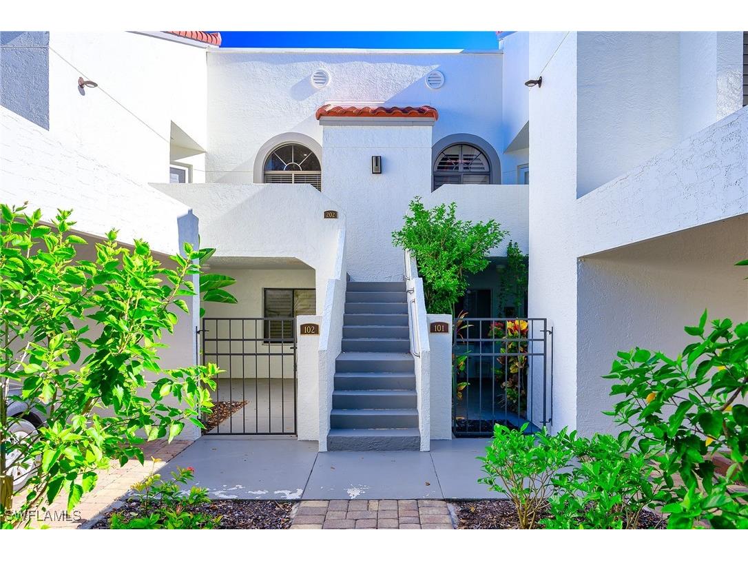 601 Beachwalk Circle #L202 Naples FL 34108 225073072 image2