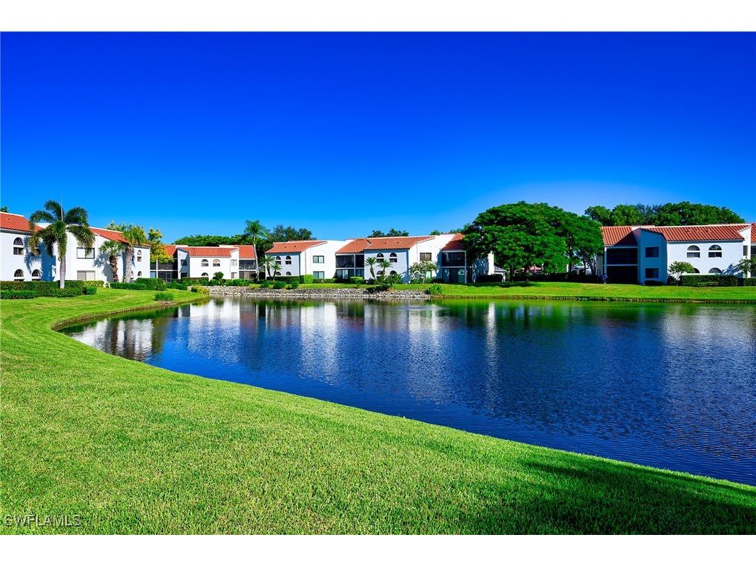 601 Beachwalk Circle #L202 Naples FL 34108 225073072 image5