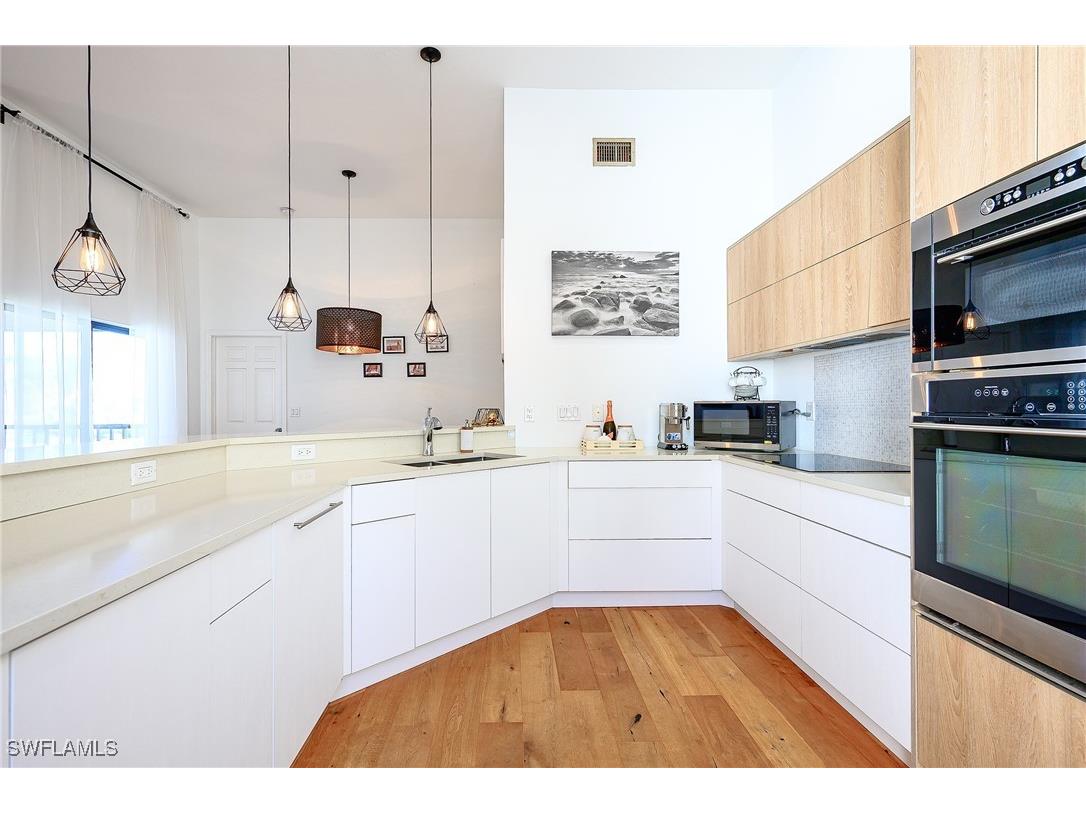 601 Beachwalk Circle #L202 Naples FL 34108 225073072 image8