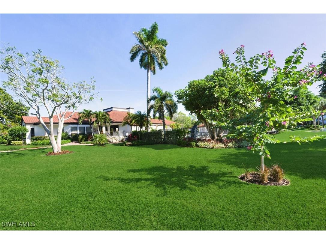 601 La Peninsula Boulevard #601 Naples FL 34113 225083991 image47