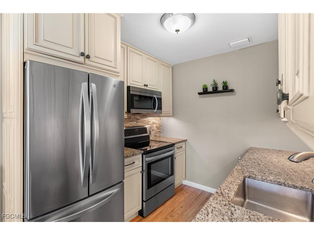 601 Periwinkle Way #C-5 Sanibel FL 33957 2026001029 image17