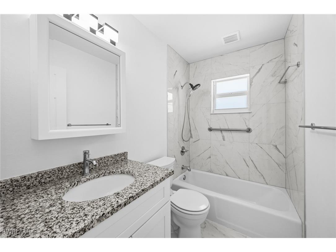 601 Periwinkle Way #D1 Sanibel FL 33957 225056660 image12