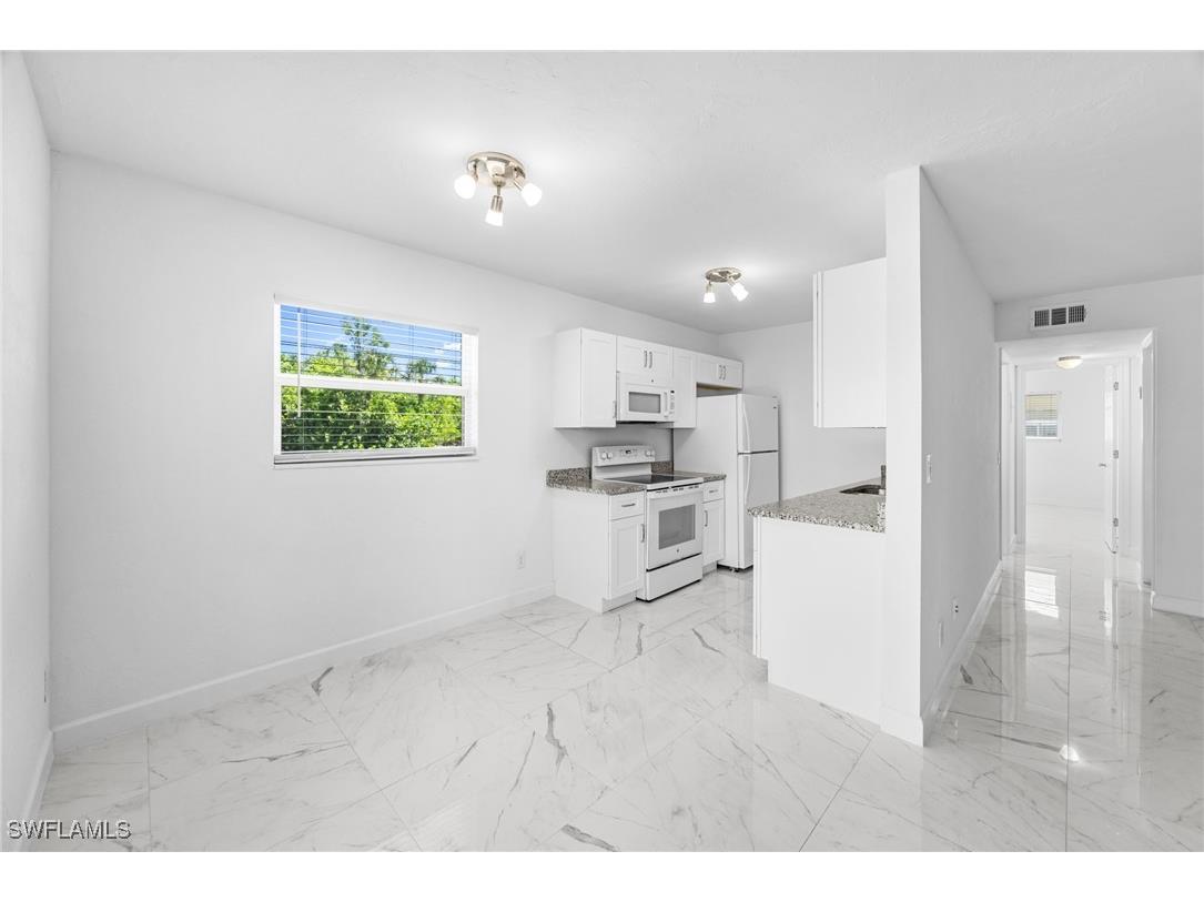 601 Periwinkle Way #D1 Sanibel FL 33957 225056660 image7