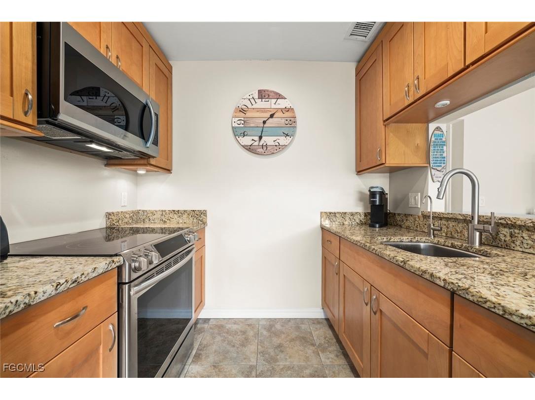 601 Periwinkle Way #D5 Sanibel FL 33957 2025022838 image13