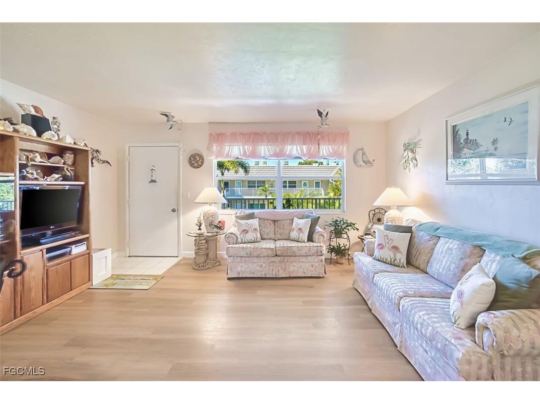 601 Periwinkle Way #D7 Sanibel FL 33957 2026005678 image13