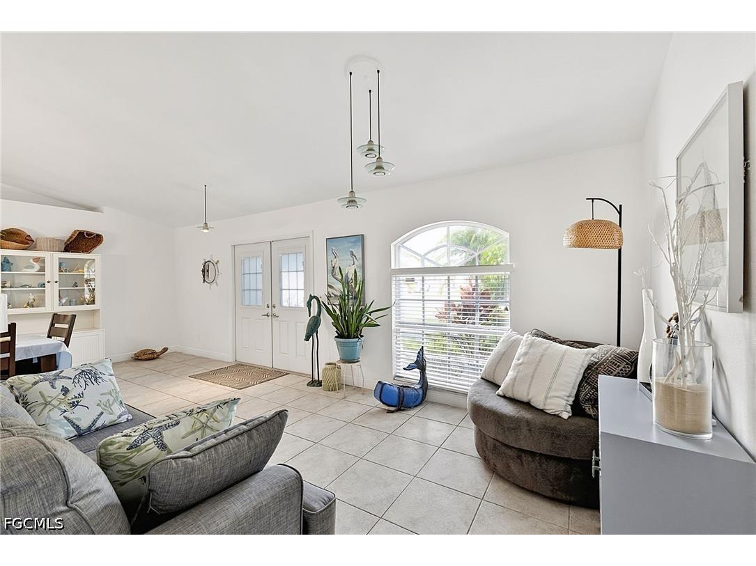 601 SE 19th Street Cape Coral FL 33990 2026027326 image8