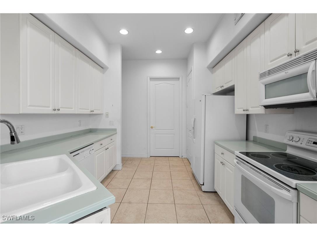 6010 Jonathans Bay Circle #102 Fort Myers FL 33908 225083957 image8