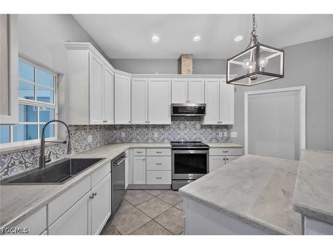 6011 Jadestone Avenue Fort Myers FL 33905 2026024501 image12