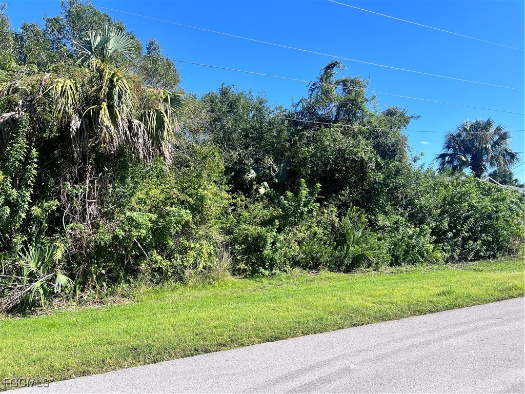 6016 Jadestone Avenue Fort Myers FL 33905 2025017784 image3