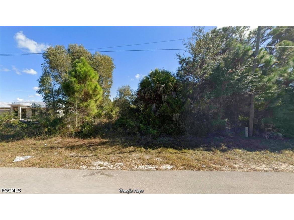 6016 Paula Avenue N Lehigh Acres FL 33971 2026017051 image1