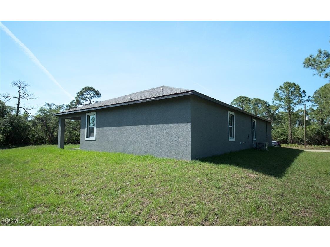6018 N Moss Circle Labelle FL 33935 2025009951 image3