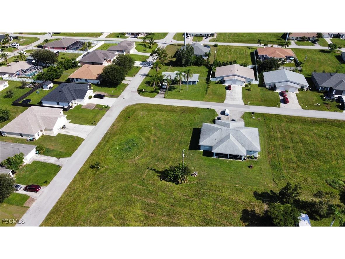 602 SE 9th Street Cape Coral FL 33990 2025007533 image3