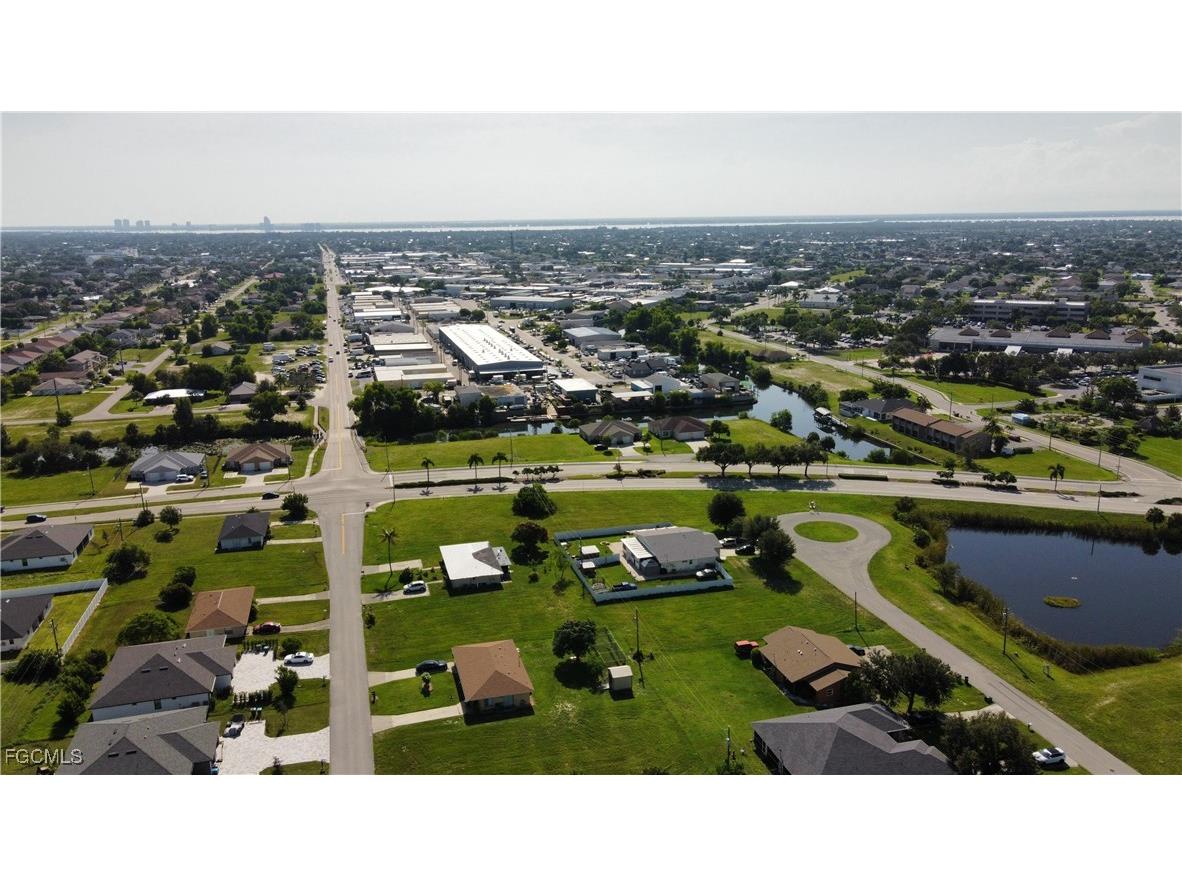 602 SE 9th Street Cape Coral FL 33990 2025007533 image4