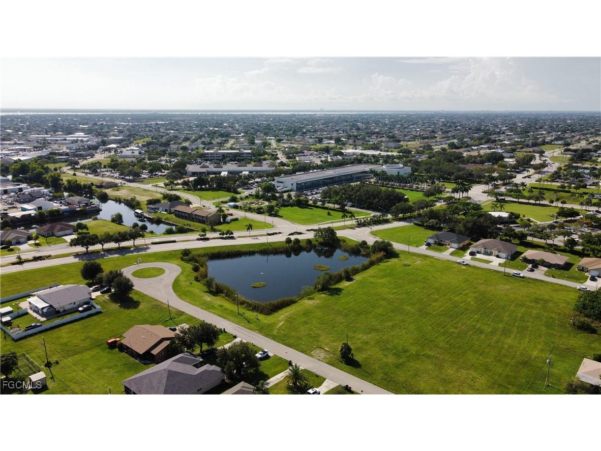 602 SE 9th Street Cape Coral FL 33990 2025007533 image5