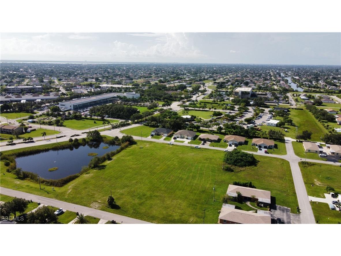 602 SE 9th Street Cape Coral FL 33990 2025007533 image6