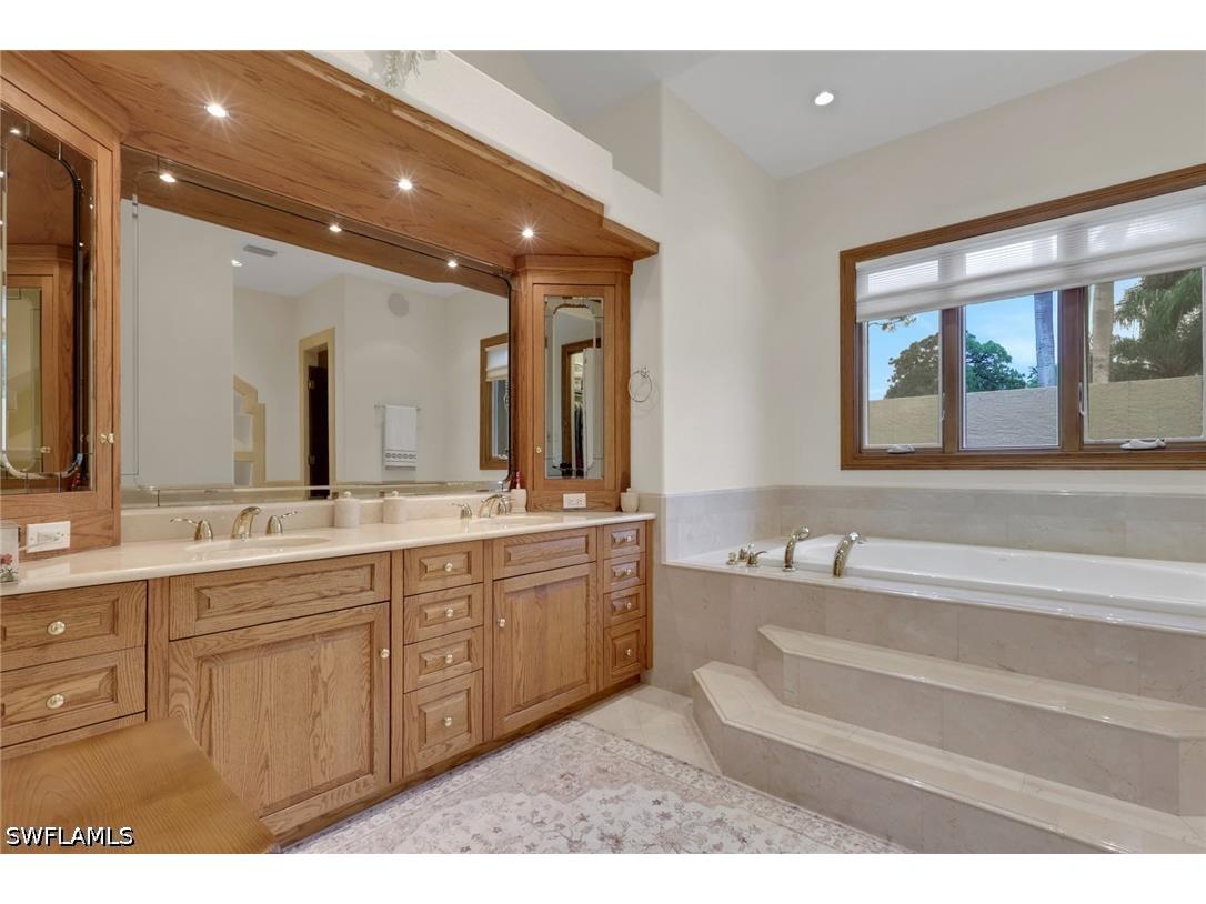 6020 Green Boulevard Naples FL 34116 226019328 image20