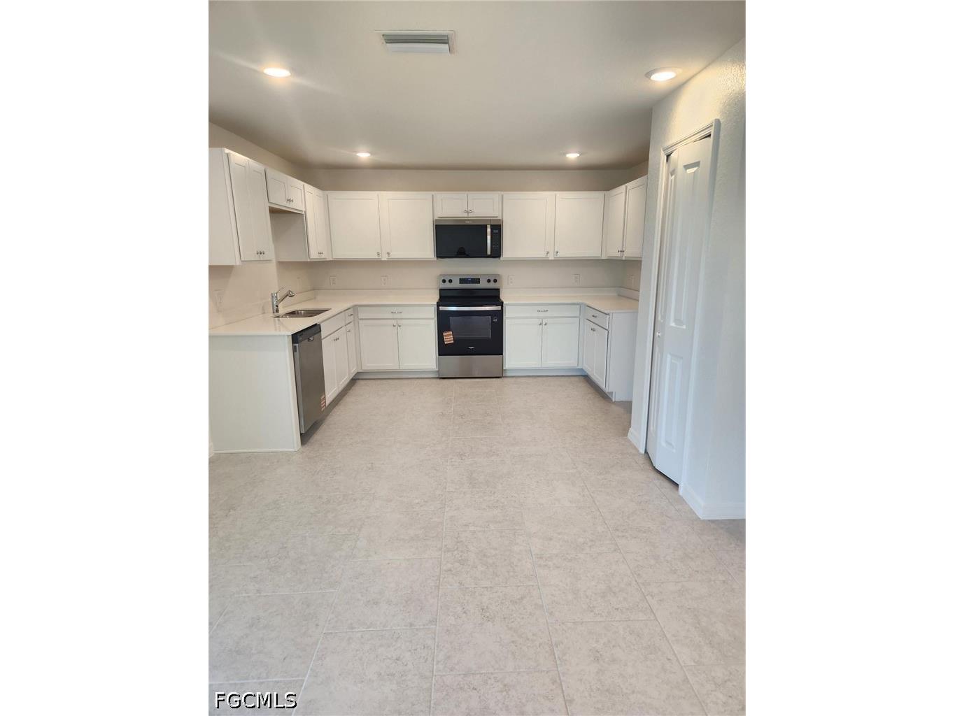 6020 Pat Avenue N Lehigh Acres FL 33971 2026008472 image3