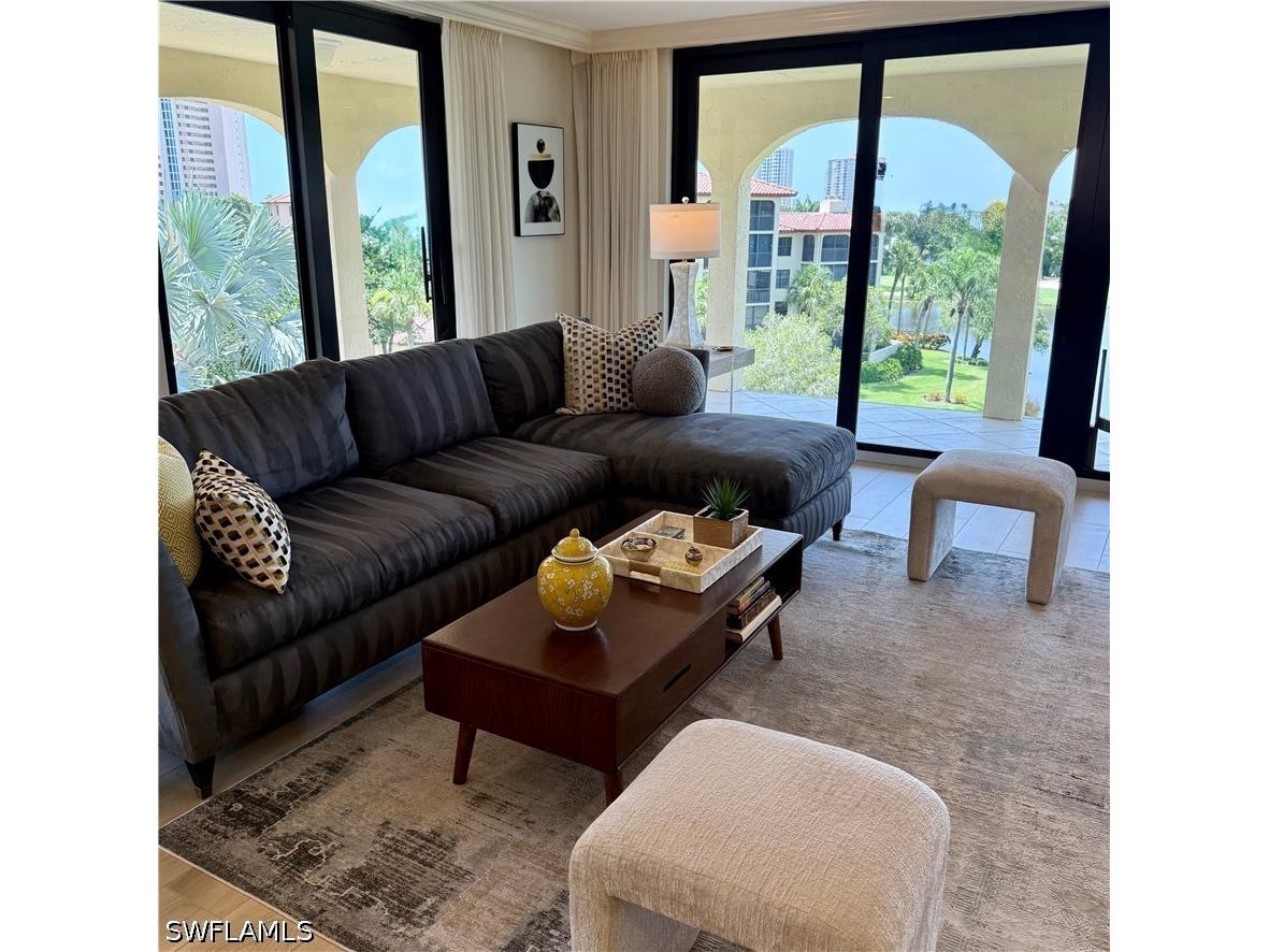 6020 Pelican Bay Boulevard #E402 Naples FL 34108 226025893 image1