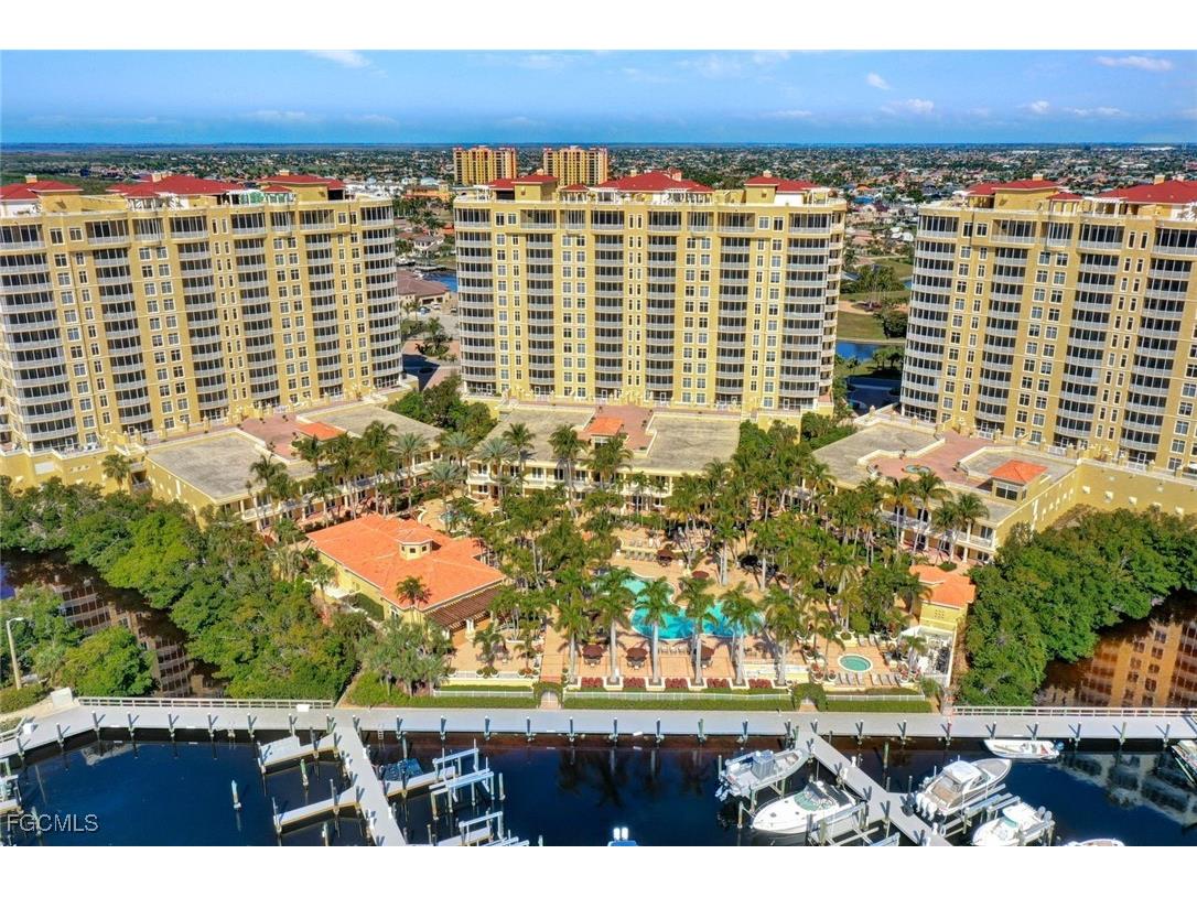 6021 Silver King Boulevard #305 Cape Coral FL 33914 2025013436 image1