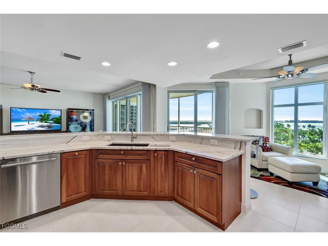 6021 Silver King Boulevard #305 Cape Coral FL 33914 2025013436 image9