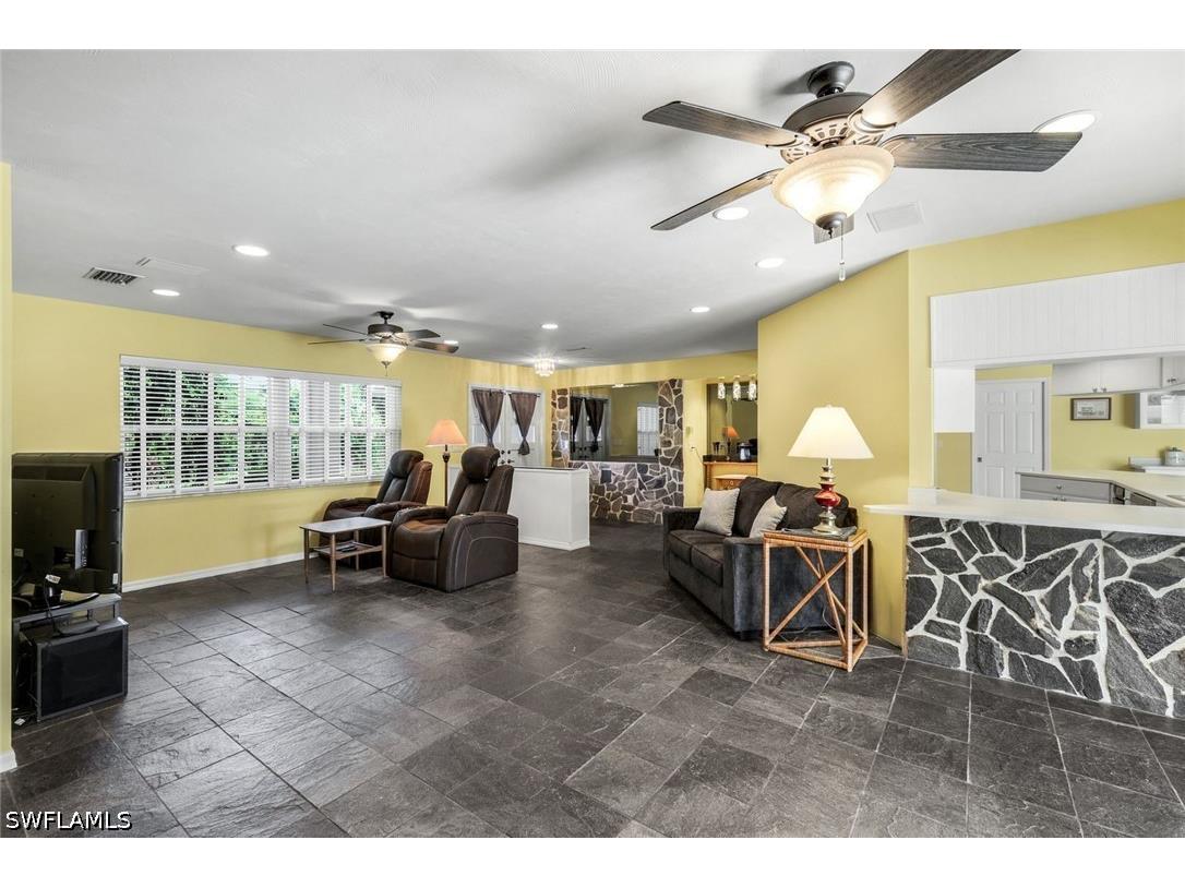 6029 & 6031 Higgins Avenue Fort Myers FL 33905 226016448 image10