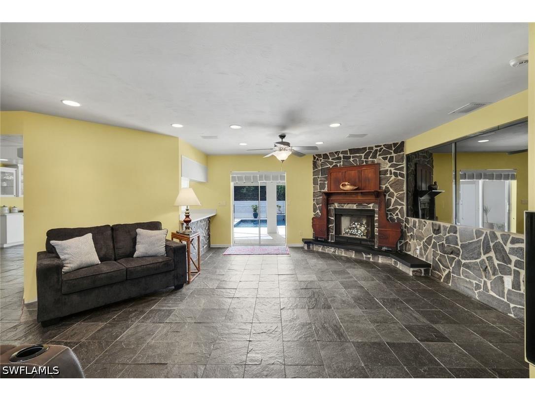 6029 & 6031 Higgins Avenue Fort Myers FL 33905 226016448 image11