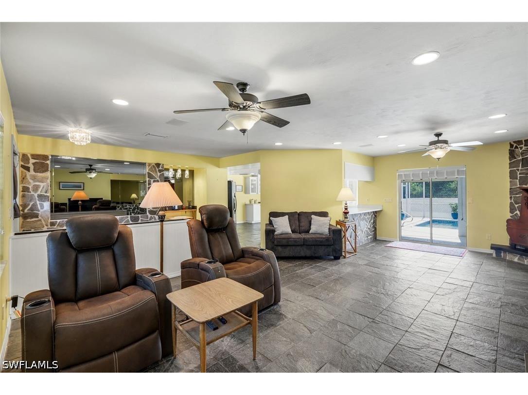 6029 & 6031 Higgins Avenue Fort Myers FL 33905 226016448 image12