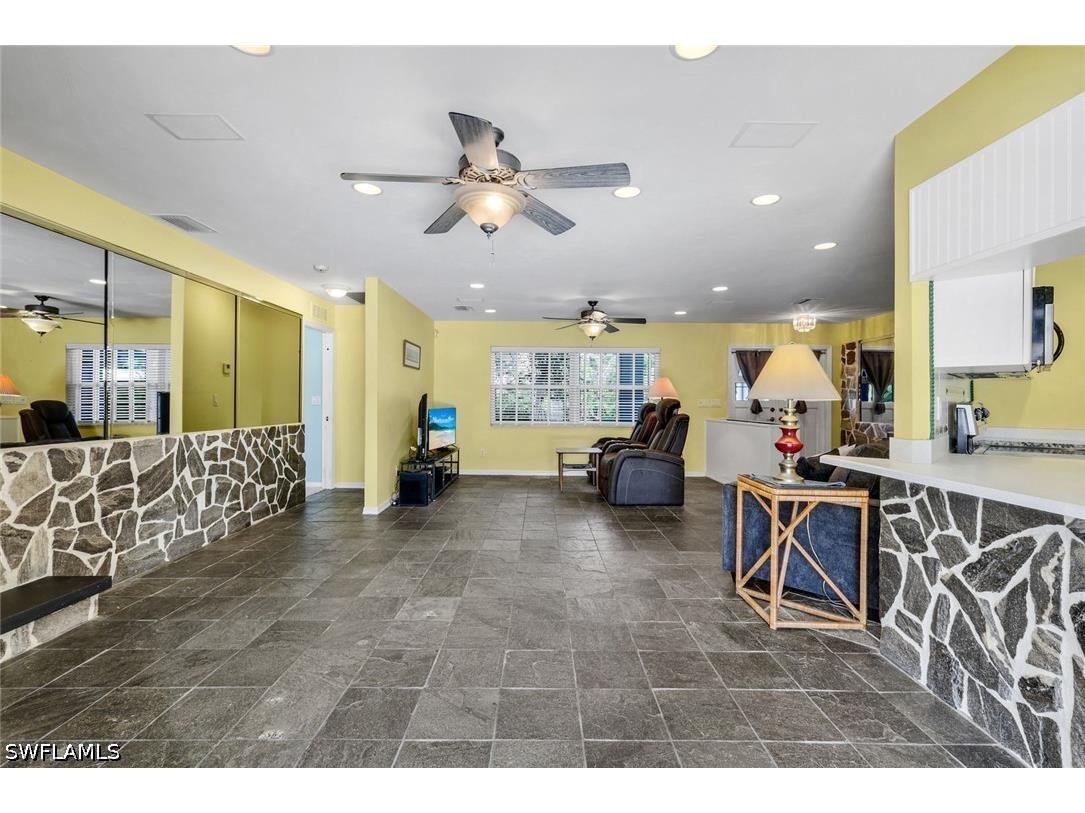 6029 & 6031 Higgins Avenue Fort Myers FL 33905 226016448 image14