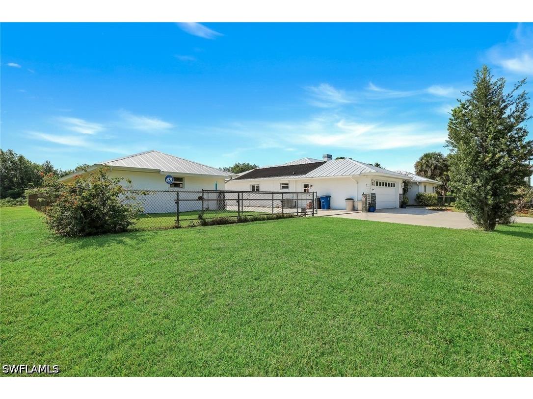 6029 & 6031 Higgins Avenue Fort Myers FL 33905 226016448 image39