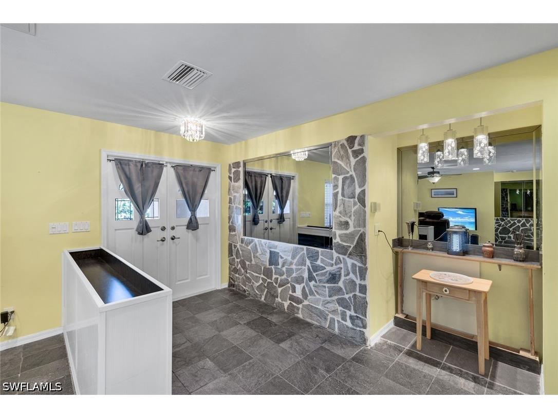 6029 & 6031 Higgins Avenue Fort Myers FL 33905 226016448 image8