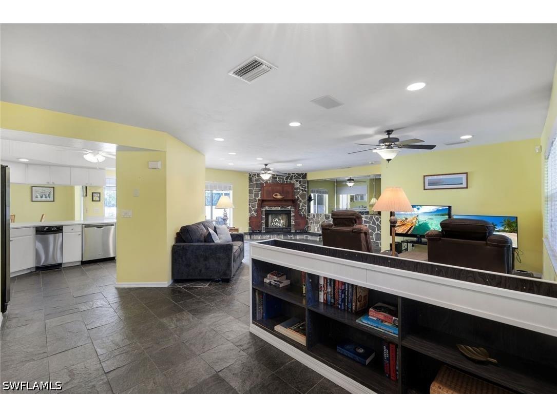 6029 & 6031 Higgins Avenue Fort Myers FL 33905 226016448 image9