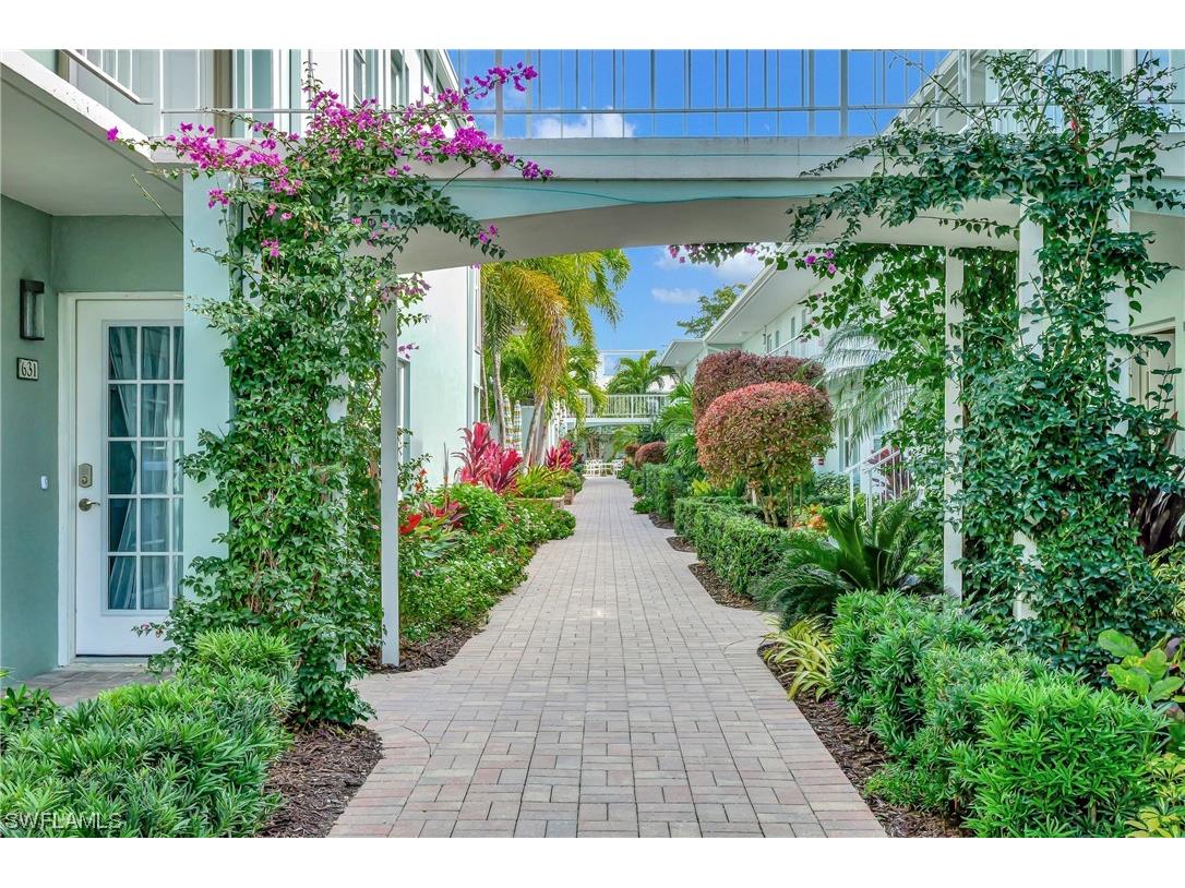 603 12th Avenue S Naples FL 34102 224003520 image1