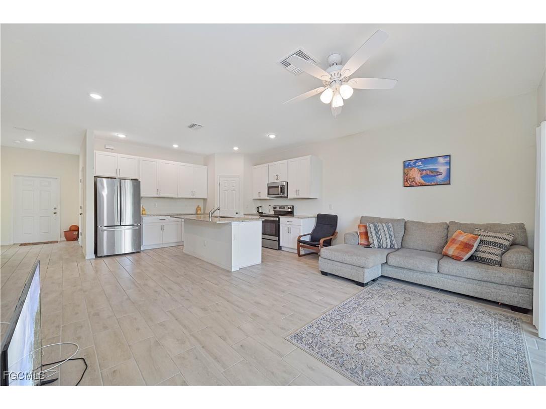 603 & 605 SE 23rd Place Cape Coral FL 33990 2025023451 image11