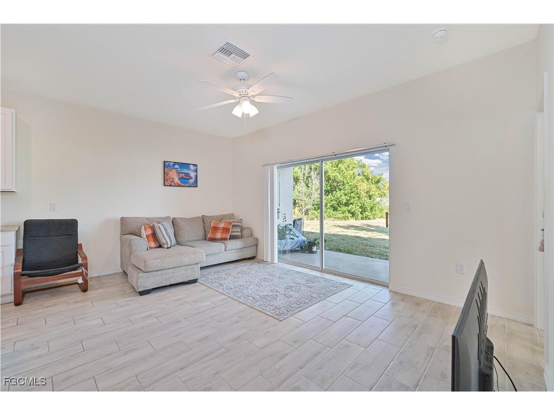 603 & 605 SE 23rd Place Cape Coral FL 33990 2025023451 image12