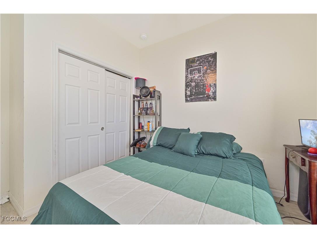 603 & 605 SE 23rd Place Cape Coral FL 33990 2025023451 image18