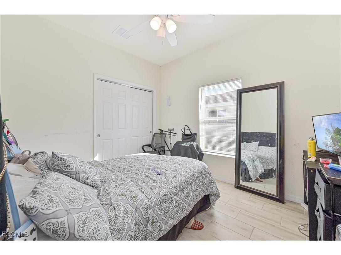 603 & 605 SE 23rd Place Cape Coral FL 33990 2025023451 image19